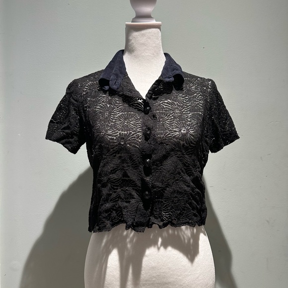 Lace, cropped, collared shirt - Picture 1 of 3